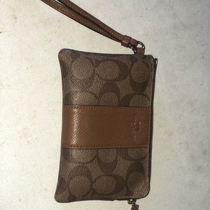 Coach original / signature print zipper wristlet